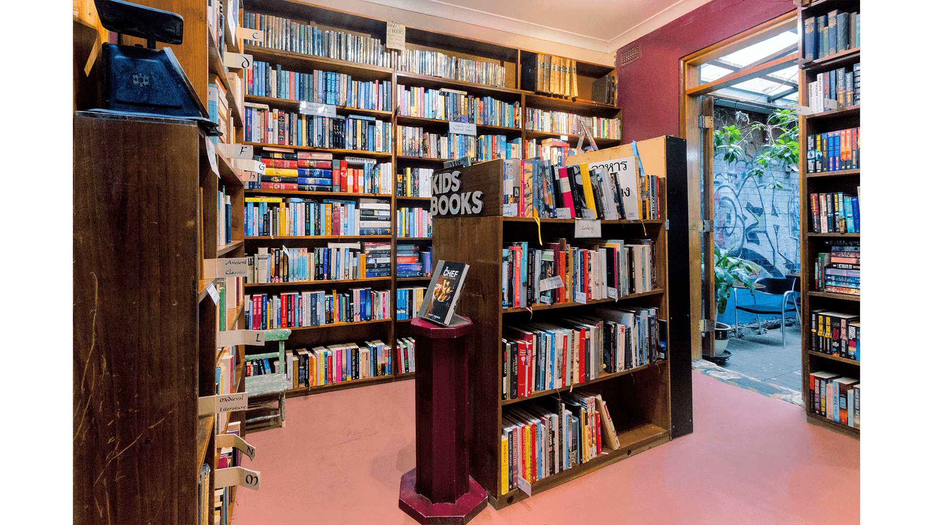 Best_Independant_Bookstores_Sappho_Embed16.png