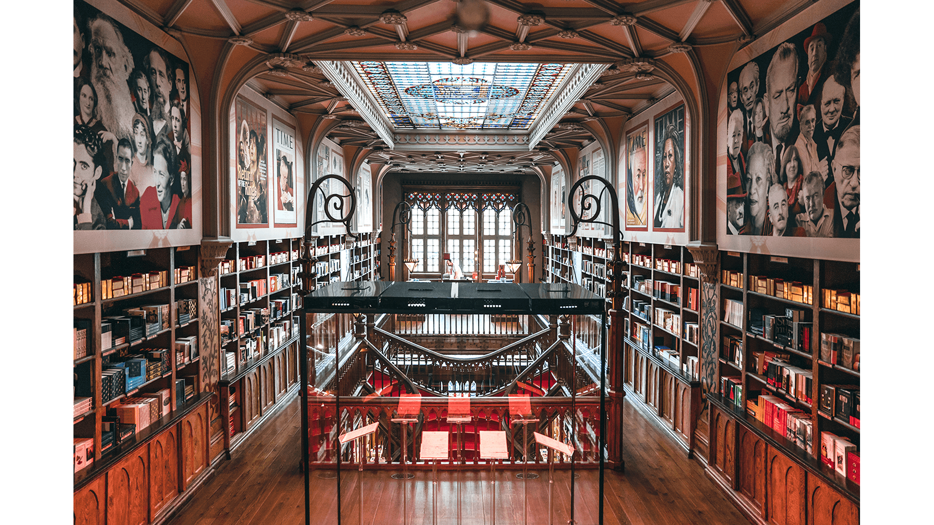 Best_Independant_Bookstores_Livraria_Lello_Embed14.png
