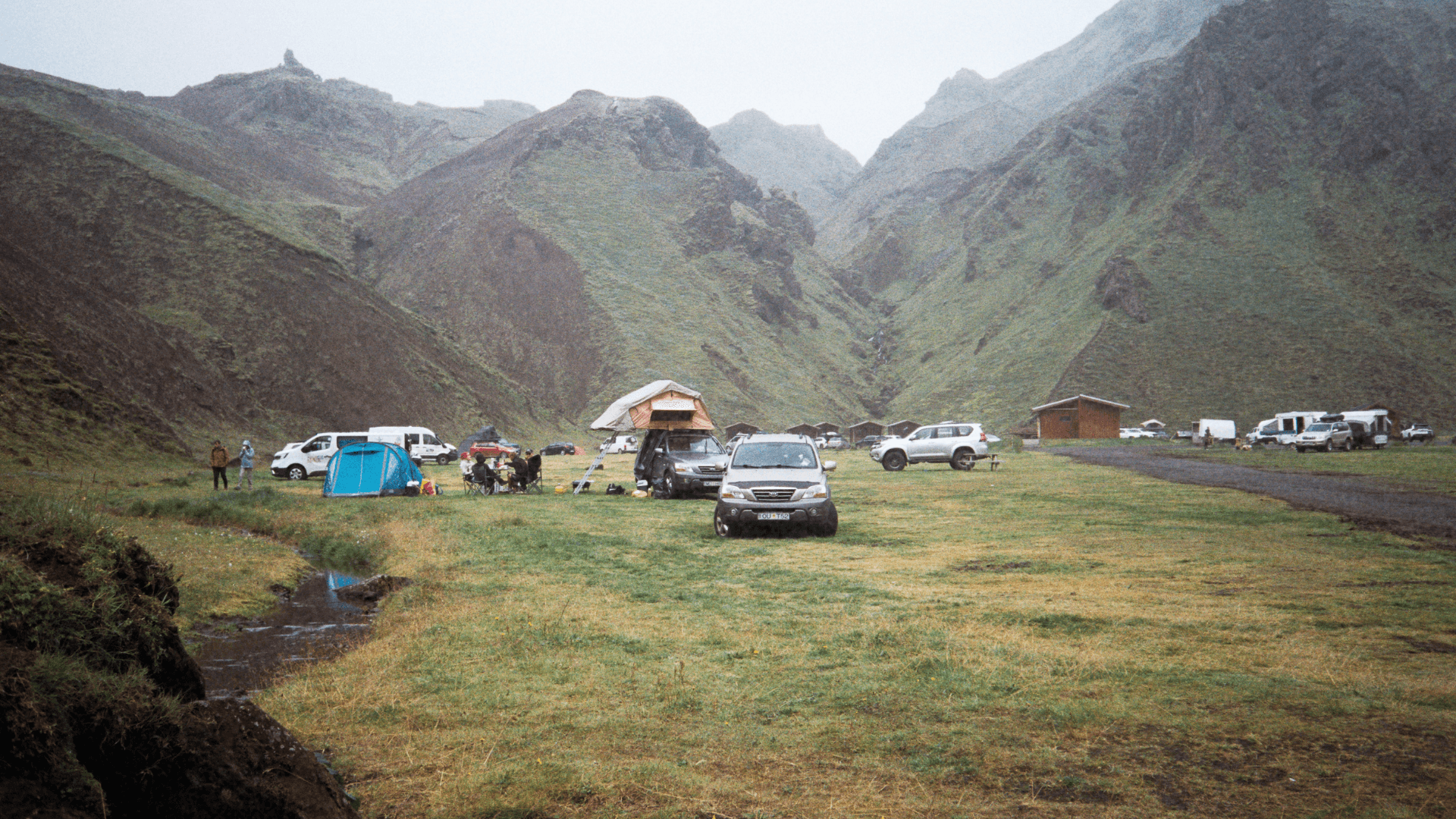 Camping in Þakgil Iceland mountain views
