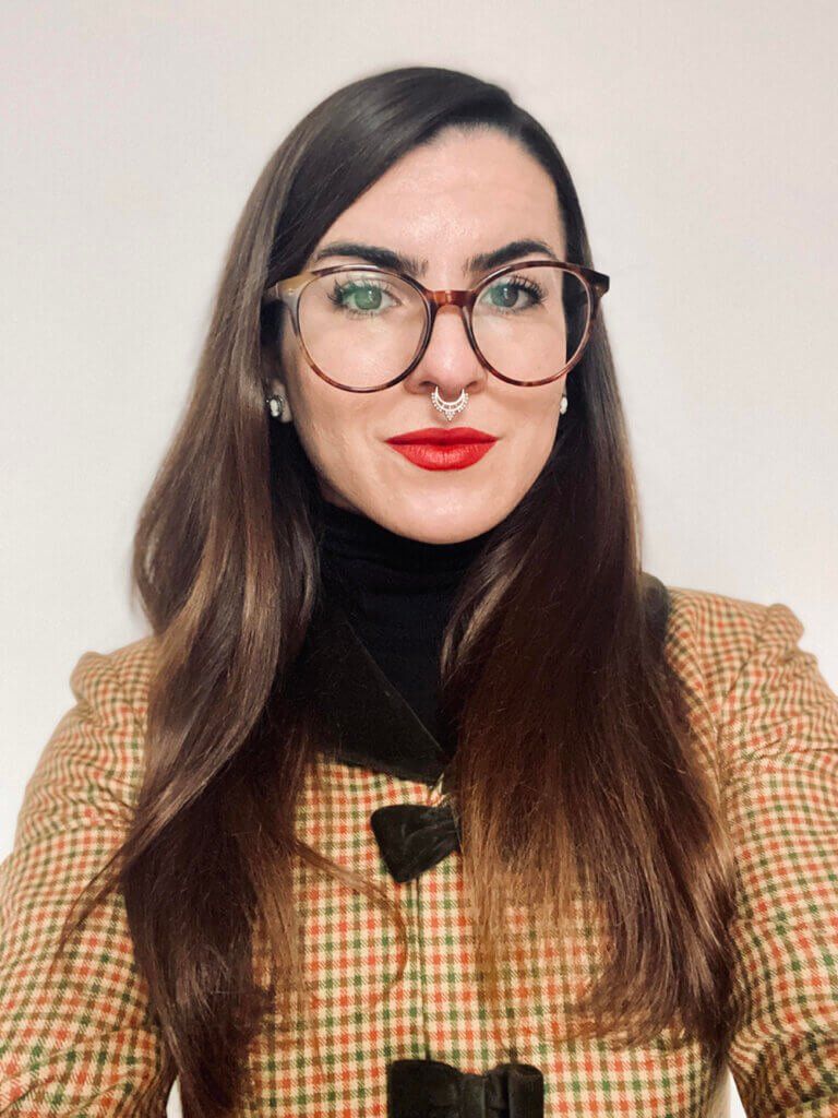 Dr. Carolina Are