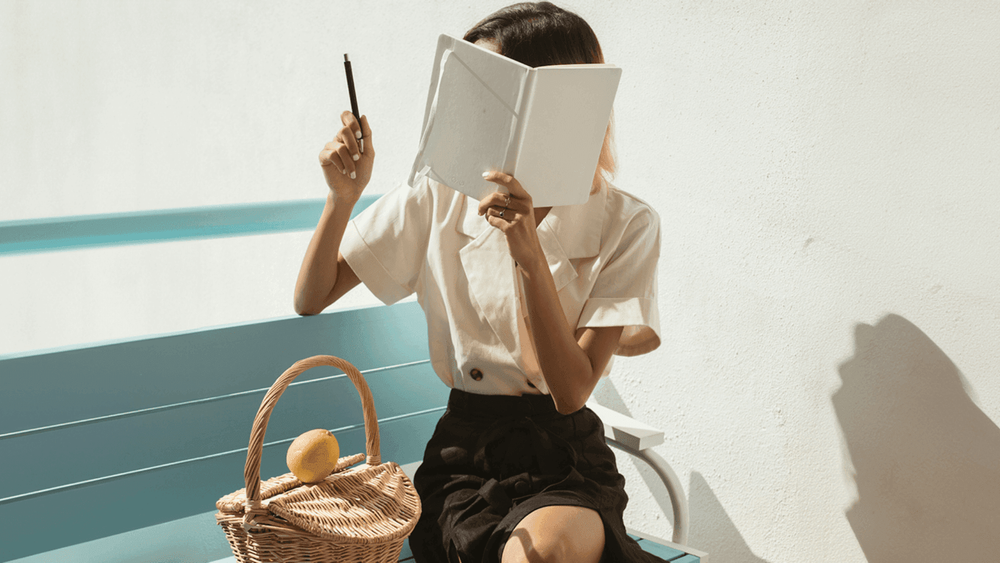 Books To Pick Up When Your Brain Is Fried & Distractions Are Winning – But You’re Still Determined To Get Sh*t Done