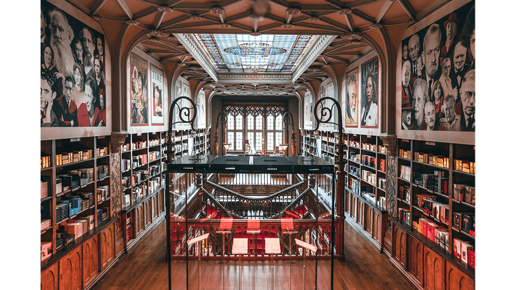 Best_Independant_Bookstores_Livraria_Lello_Embed14.png