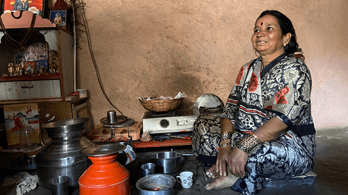 “Women Don’t Get To Be Decision Makers Of Their Own Bodies” – The Indian Farm Labourers Fighting A Hysterectomy Epidemic  