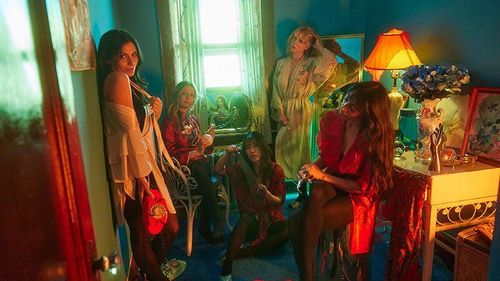 “Sonic Surprises & World Rhythms”: Iranian-American Psych-Rock Band Habibi On Their Eclectic Inspirations 