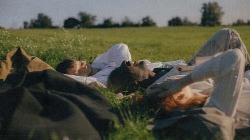 Books To Read When The Sun Comes Out & Life Feels Good Again